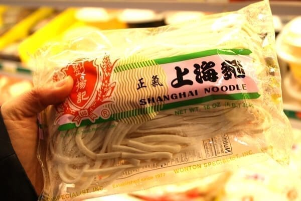 chinese-grocery-store-noodles