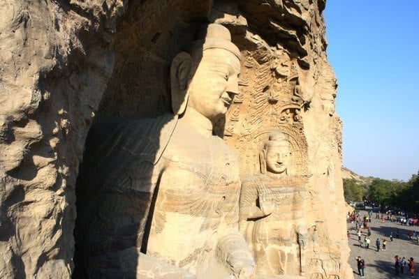 yungang-grottoes-11