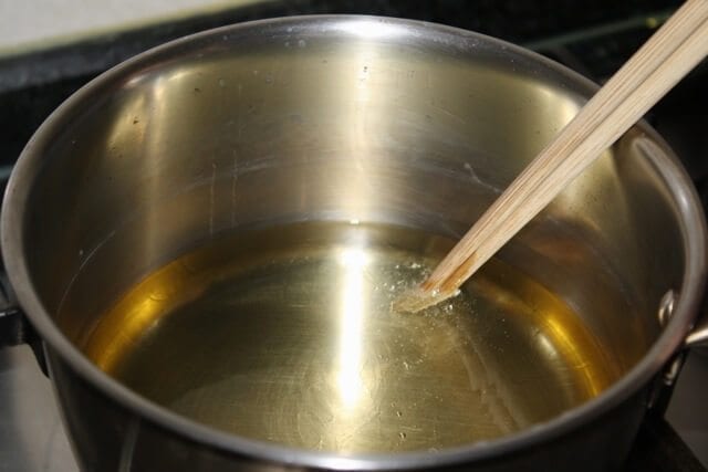 Shanghai Style Spring Rolls Recipe - checking oil temperature, by jcghk.dfhdjkvfj.cf