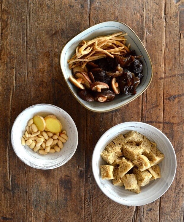 Hong Shao Kao Fu - Braised Wheat Gluten with Mushrooms, by jcghk.dfhdjkvfj.cf