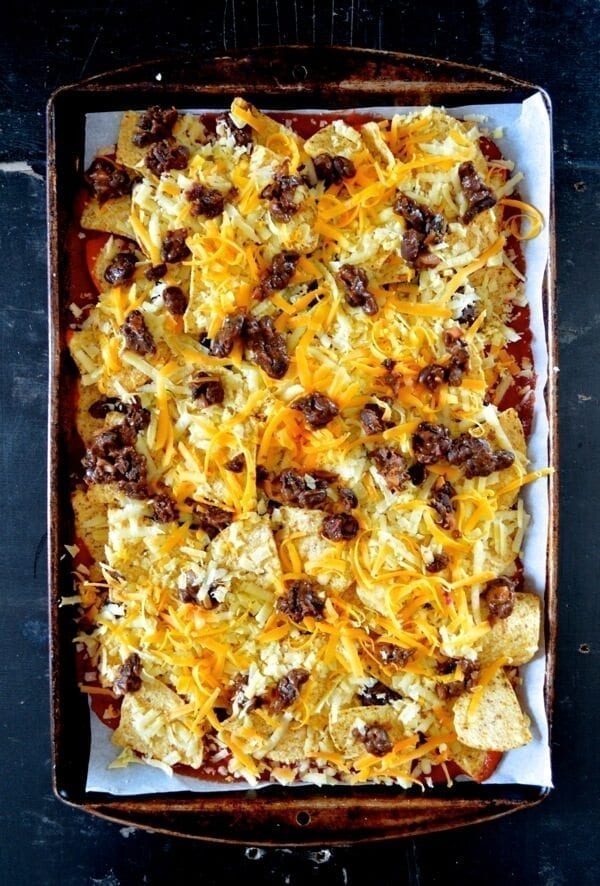 Huevos Rancheros Nachos w/ Avocado Crema by jcghk.dfhdjkvfj.cf