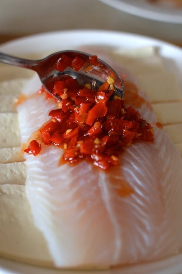 Hunan Steamed Fish with Salted Chilies - Duo Jiao Yu, by jcghk.dfhdjkvfj.cf