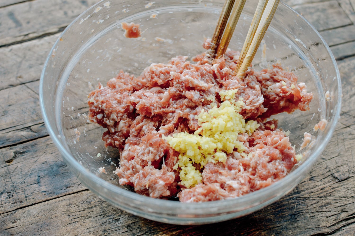 Mixing ground pork dumpling filling, by jcghk.dfhdjkvfj.cf