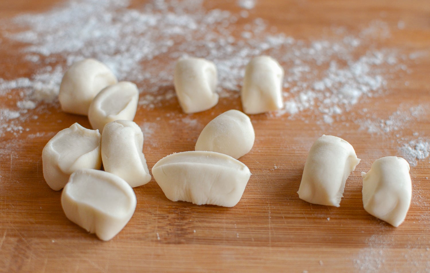 Dumpling wrapper dough cut into small pieces, by jcghk.dfhdjkvfj.cf