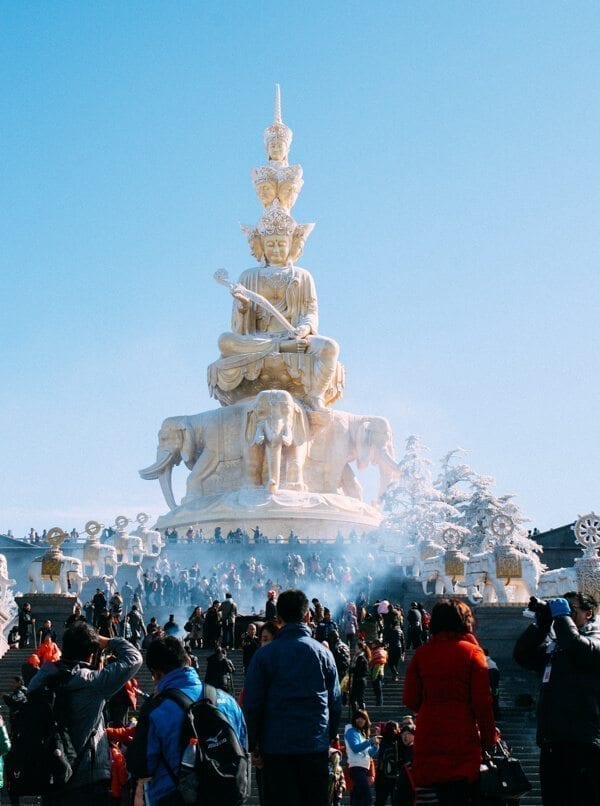 Mount Emei Statue