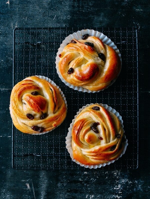 Cinnamon Raisin Buns, by jcghk.dfhdjkvfj.cf