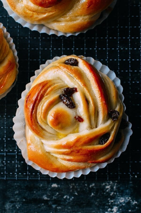 Cinnamon Raisin Buns, by jcghk.dfhdjkvfj.cf