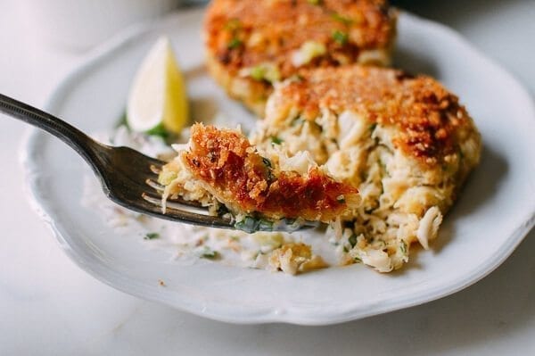 Sesame Panko Crab Cakes with Cilantro Lime Tartar Sauce, by jcghk.dfhdjkvfj.cf