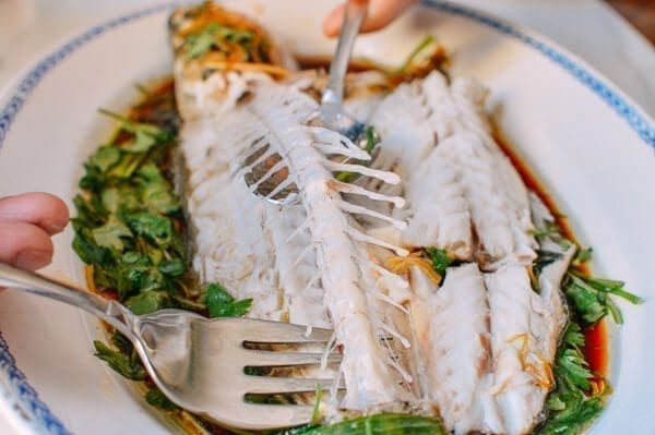 How to serve a Chinese Steamed Whole Fish, by jcghk.dfhdjkvfj.cf
