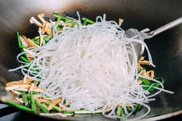 Shrimp Pad Thai, by jcghk.dfhdjkvfj.cf