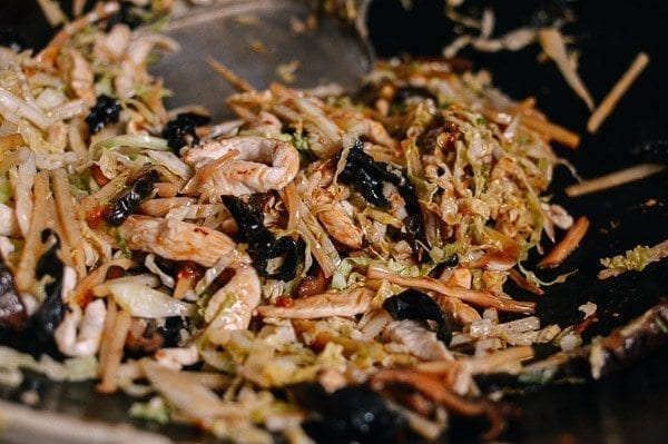Stir-frying chicken with vegetables in wok, by jcghk.dfhdjkvfj.cf
