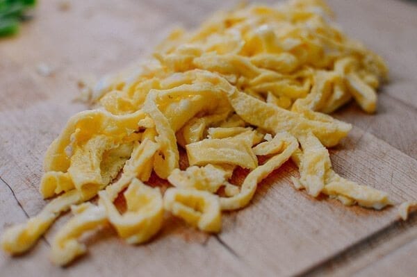 Sliced cooked egg, by jcghk.dfhdjkvfj.cf