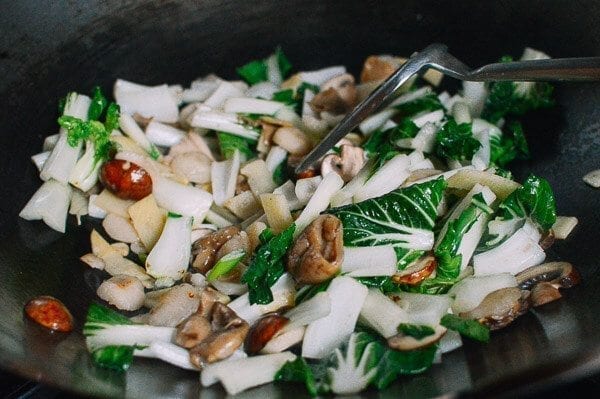 Stir-frying Moo Goo Gai Pan, by jcghk.dfhdjkvfj.cf