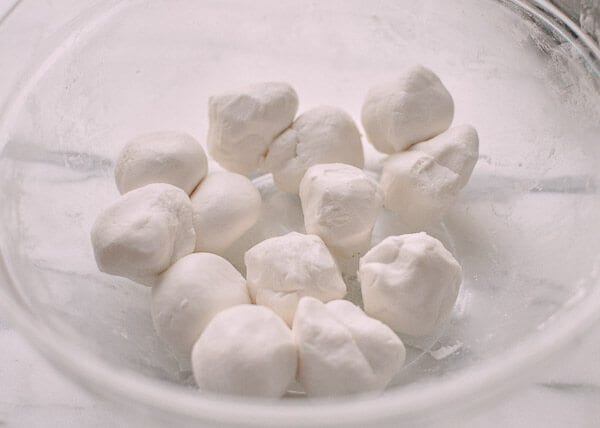 Tang Yuan (Sweet Rice Balls with Black Sesame Filling), by jcghk.dfhdjkvfj.cf