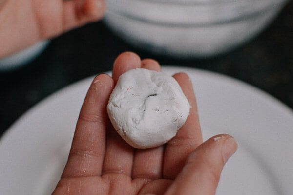 Tang Yuan (Sweet Rice Balls with Black Sesame Filling), by jcghk.dfhdjkvfj.cf