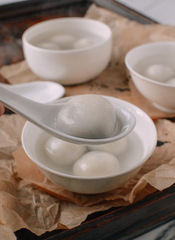 Tang Yuan (Sweet Rice Balls with Black Sesame Filling), by jcghk.dfhdjkvfj.cf