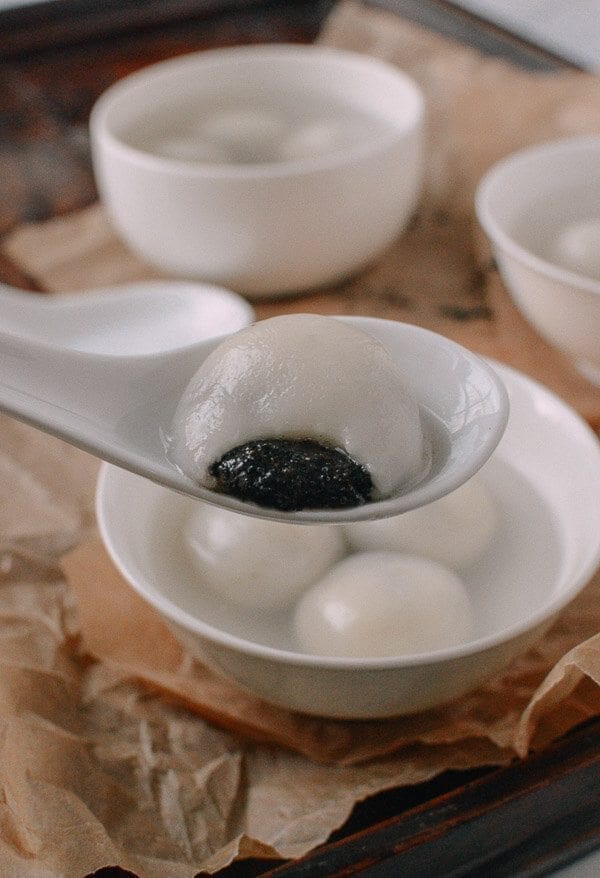 Tang Yuan (Sweet Rice Balls with Black Sesame Filling), by jcghk.dfhdjkvfj.cf