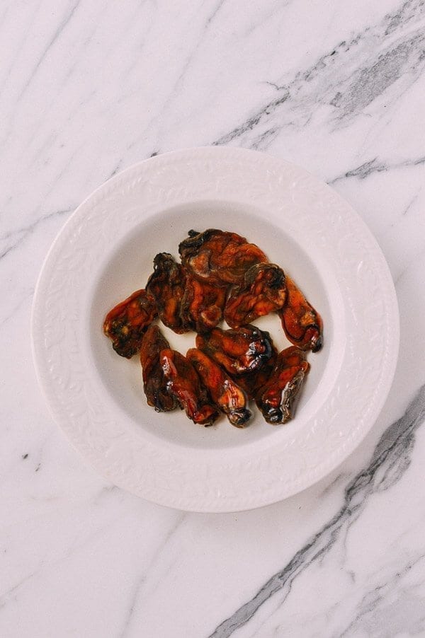 Dried Oyster & Black Moss, by jcghk.dfhdjkvfj.cf