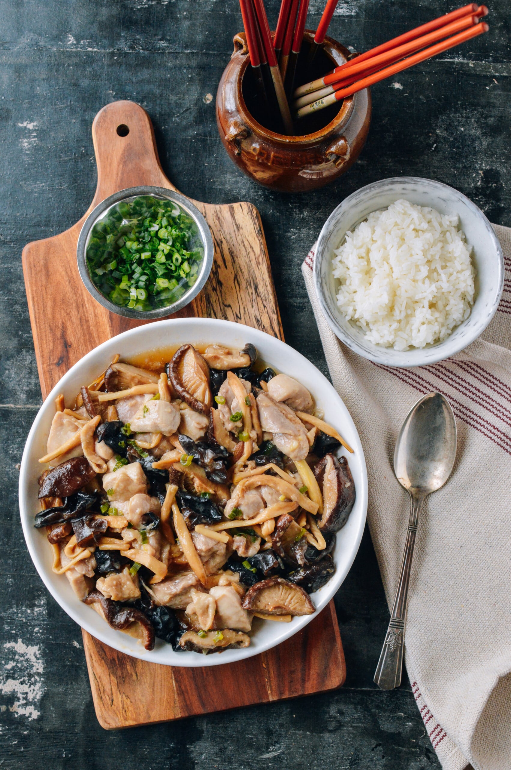 steamed chicken with mushrooms and lily flowers