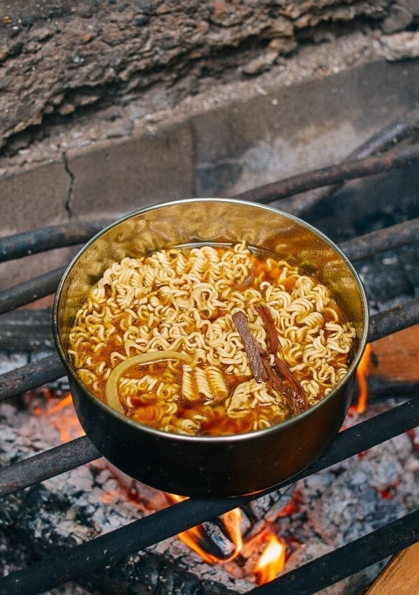 Campfire Curry Ramen - Easy Camping Meal, by jcghk.dfhdjkvfj.cf