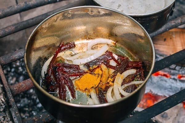 Campfire Curry Ramen - Easy Camping Meal, by jcghk.dfhdjkvfj.cf