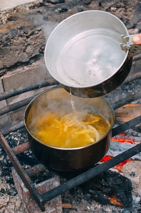 Campfire Curry Ramen - Easy Camping Meal, by jcghk.dfhdjkvfj.cf