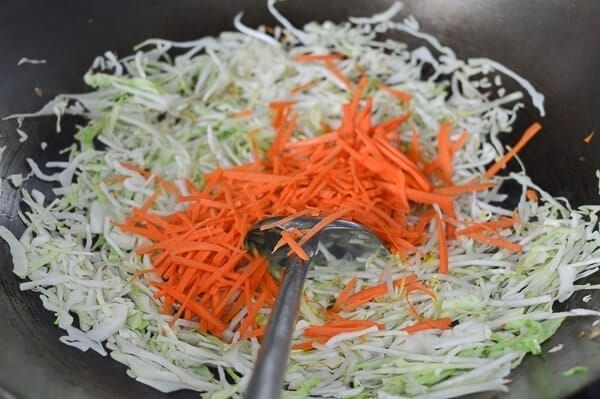 Adding shredded cabbage and carrots, by jcghk.dfhdjkvfj.cf