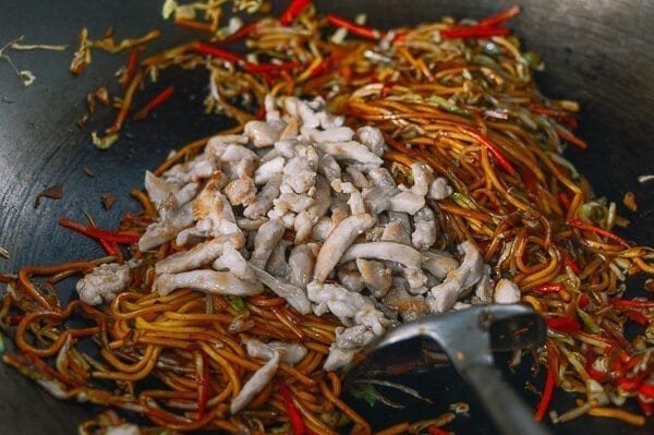 Stir-frying Chicken Lo Mein, by jcghk.dfhdjkvfj.cf