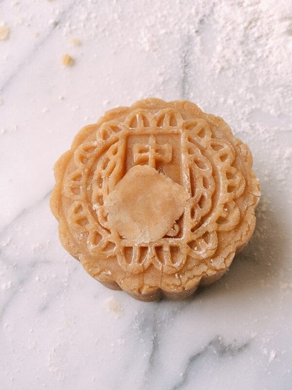 Lotus Mooncakes with Salted Egg Yolks, by jcghk.dfhdjkvfj.cf