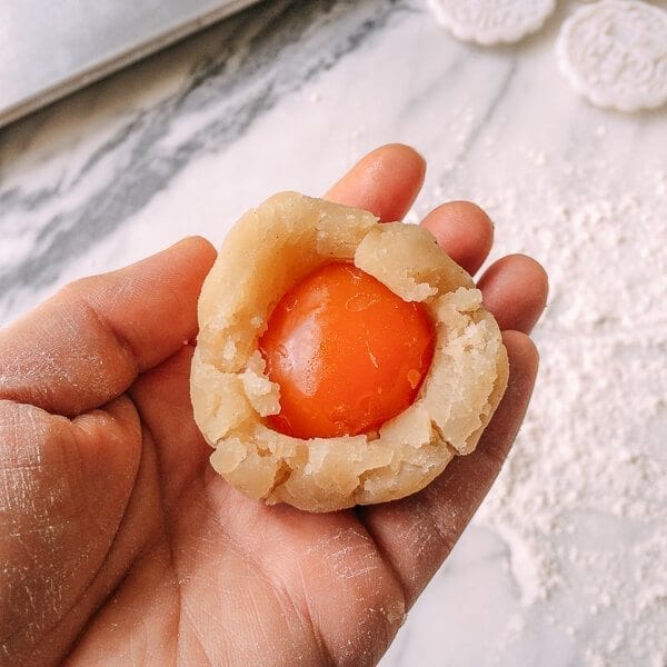 Lotus Mooncakes with Salted Egg Yolks, by jcghk.dfhdjkvfj.cf