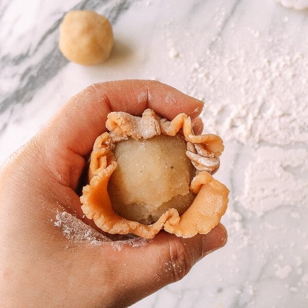 Lotus Mooncakes with Salted Egg Yolks, by jcghk.dfhdjkvfj.cf