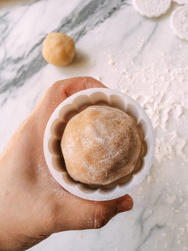 Lotus Mooncakes with Salted Egg Yolks, by jcghk.dfhdjkvfj.cf