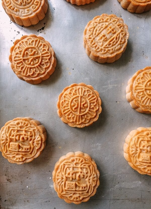 Lotus Mooncakes with Salted Egg Yolks, by jcghk.dfhdjkvfj.cf