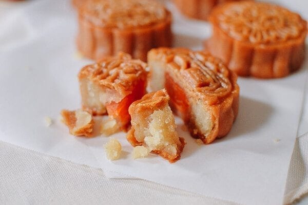 Lotus Mooncakes with Salted Egg Yolks, by jcghk.dfhdjkvfj.cf