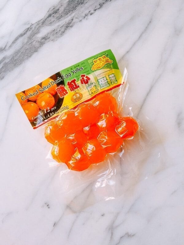 Lotus Mooncakes with Salted Egg Yolks, by jcghk.dfhdjkvfj.cf