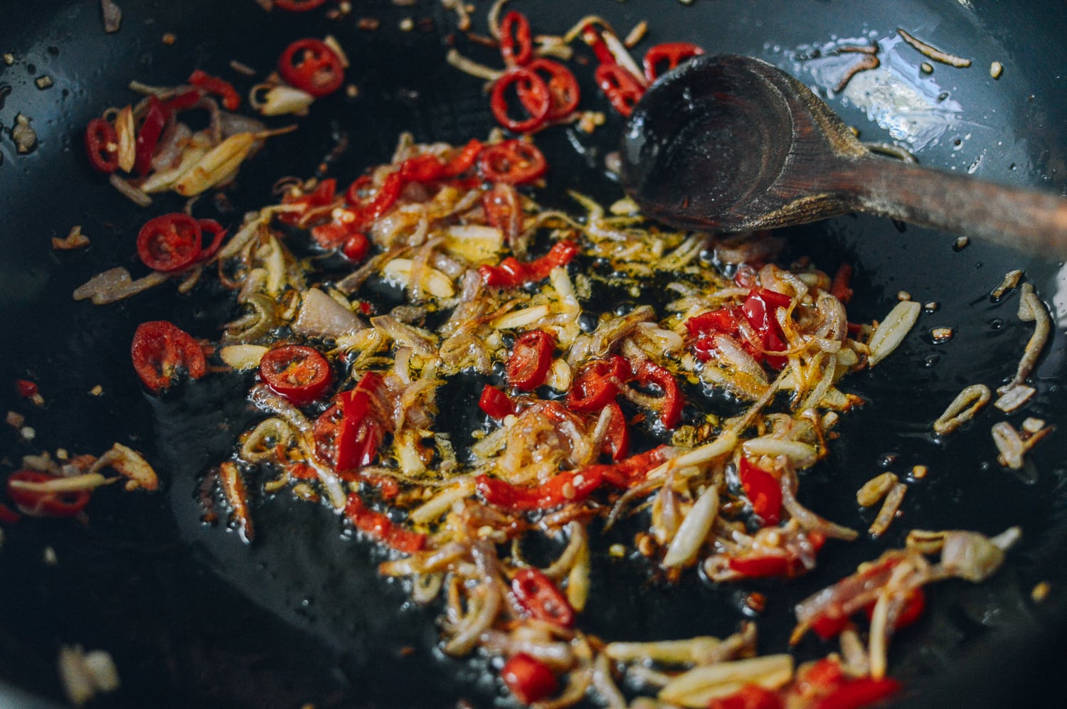 Pork and Holy Basil Stir-fry (Pad Kra Pao), by jcghk.dfhdjkvfj.cf