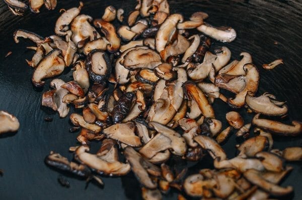 Caramelized Soy Sauce Noodles with Sweet Potato & Mushrooms, by jcghk.dfhdjkvfj.cf