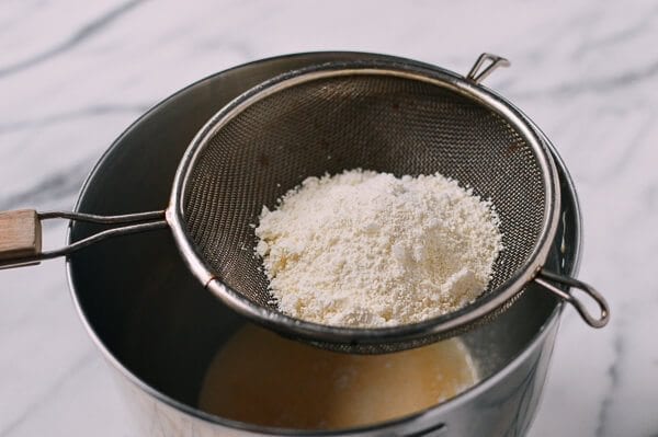 sifting flour for Cantonese Steamed Custard Buns, by jcghk.dfhdjkvfj.cf