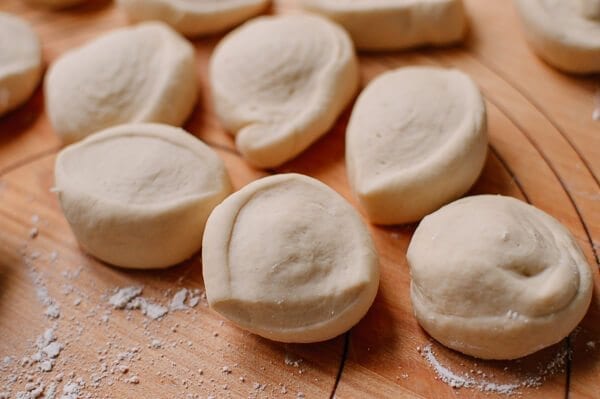 dough on floured board for Cantonese Steamed Custard Buns (Nai Wong Bao), by jcghk.dfhdjkvfj.cf
