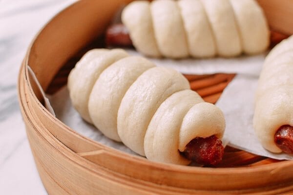 Chinese Sausage Buns (Lop Cheung Bao), by jcghk.dfhdjkvfj.cf