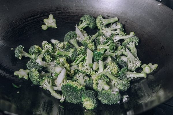 Takeout-Style Broccoli with Garlic Sauce, by jcghk.dfhdjkvfj.cf