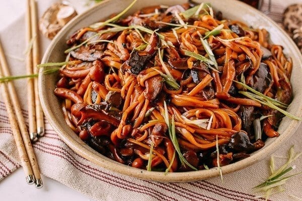 Soy Sauce Braised Wild Mushroom Noodles, by jcghk.dfhdjkvfj.cf