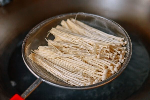 Enoki Mushrooms with Garlic & Scallion Sauce, by jcghk.dfhdjkvfj.cf