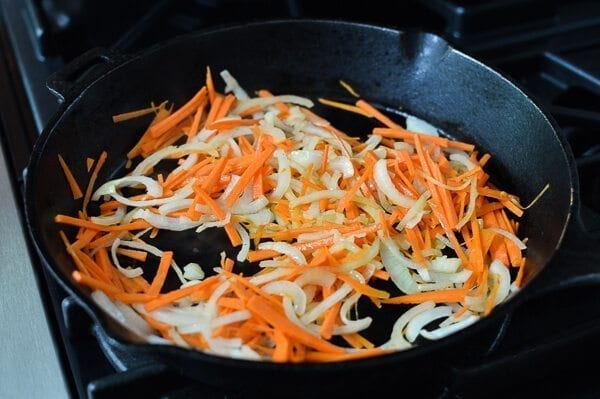 Stir-frying carrot and onion, by jcghk.dfhdjkvfj.cf
