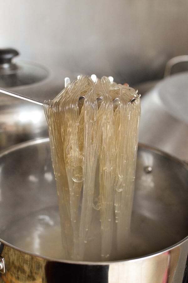 Boiling Korean sweet potato noodles, jcghk.dfhdjkvfj.cf