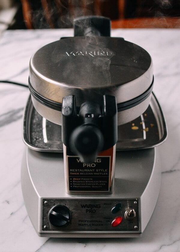 Waring Waffle Iron, by jcghk.dfhdjkvfj.cf