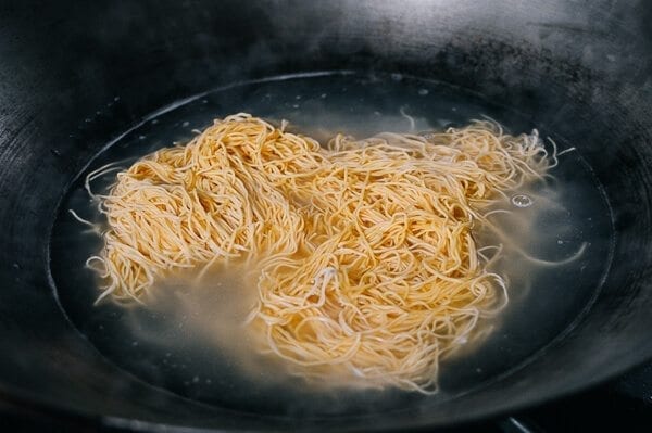 Hong Kong Style Shrimp Chow Mein Noodles, by jcghk.dfhdjkvfj.cf