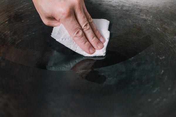 How to Season a Wok and Daily Wok Care by jcghk.dfhdjkvfj.cf