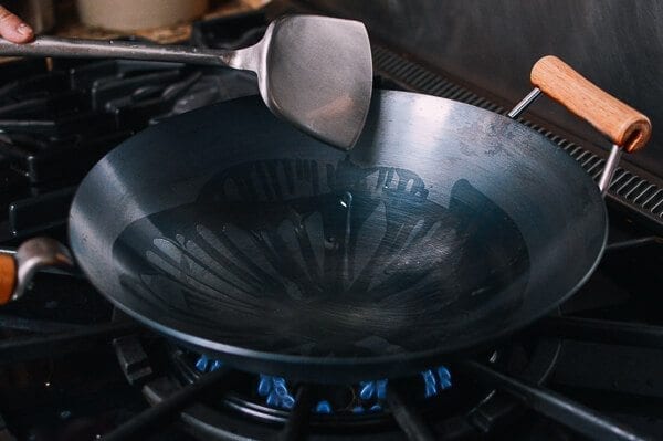 How to Season a Wok and Daily Wok Care by jcghk.dfhdjkvfj.cf