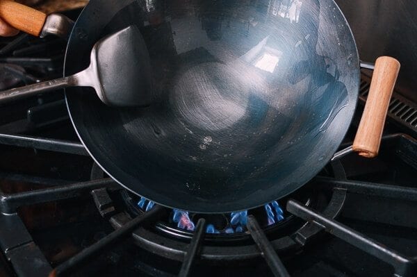 How to Season a Wok and Daily Wok Care by jcghk.dfhdjkvfj.cf